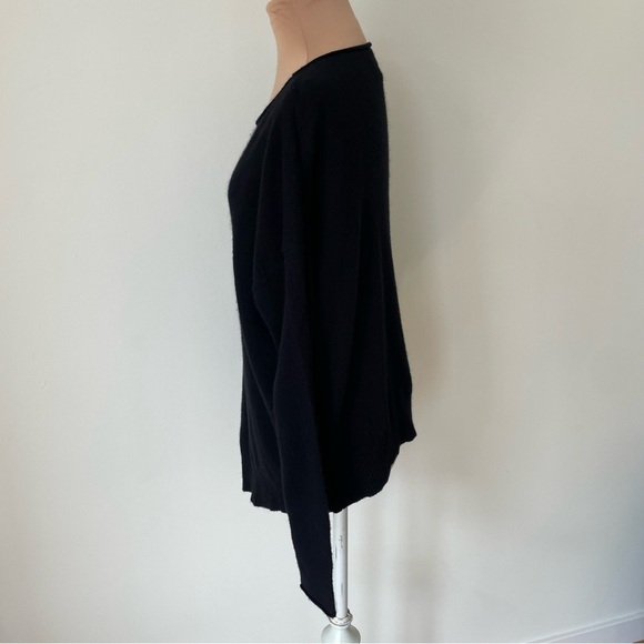 NILI LOTAN Scoop Neck Asymmetric Side Slit Black Cashmere Sweater EUC Size XS - Picture 4 of 8